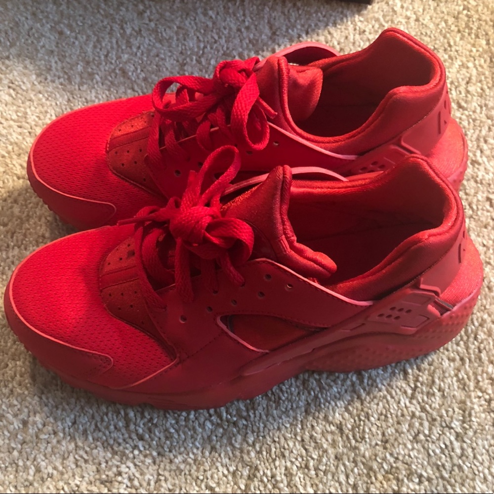 Red Nike Huarache